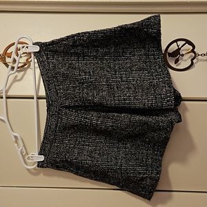 LOVER SKORT WITH SIDE POCKETS